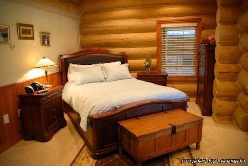 Glacier Mountain Lodge Columbia Falls Room photo